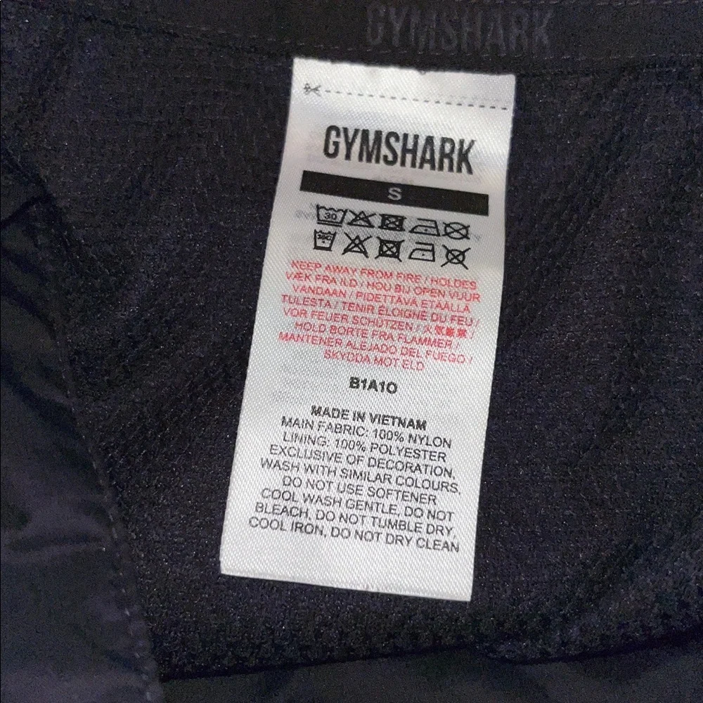 GYMSHARK SPEED JACKET in black | size Small